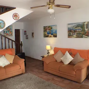 https://nueva-nerja-townhouse.hotelsinnerja.org